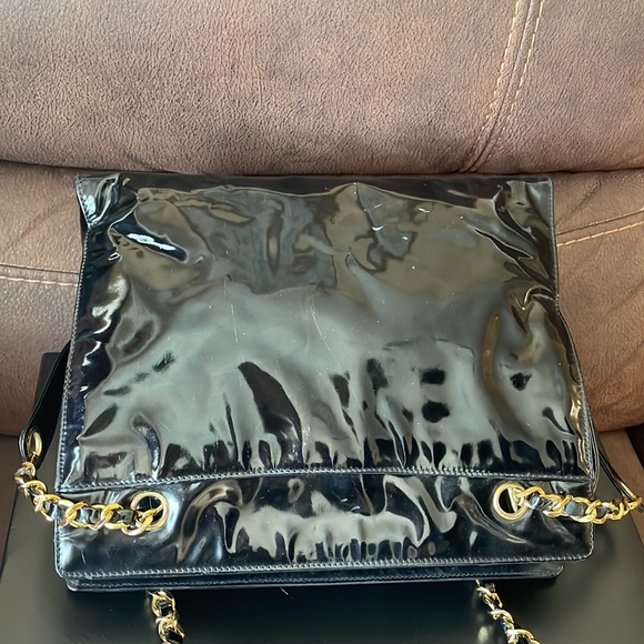 ‼️SOLD‼️💯Authentic CHANEL timeless CC patent leather tote - Picture 8 of 13